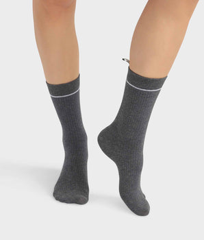 Graue Rippstrick-Socken aus Modal-Baumwolle - DIM Icons