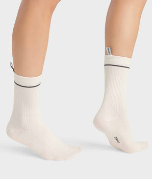 Cremefarbene Rippstrick-Socken aus Modal-Baumwolle - DIM Icons