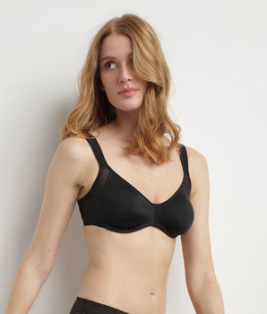 Generous Dim underwire Minimizer Bra black