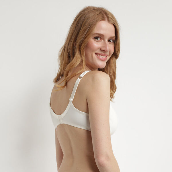 Generous New Skin underwire push-up bra