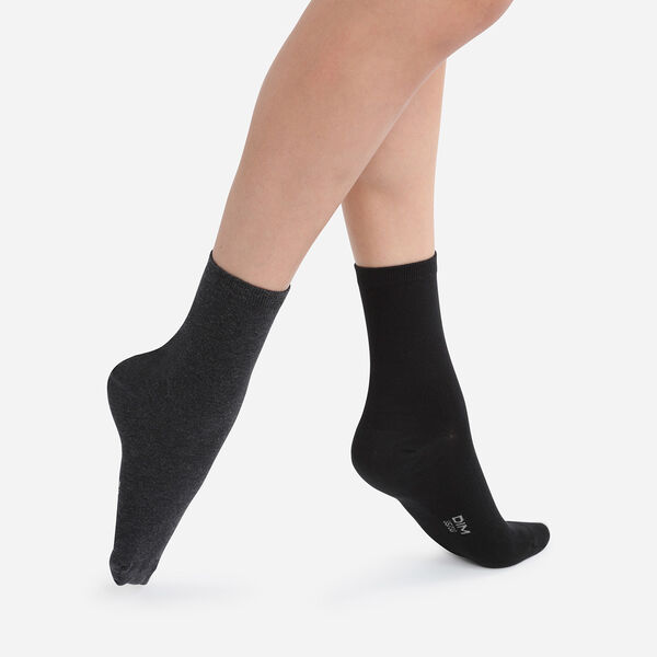Black Unisex Mid-Calf Knit Socks