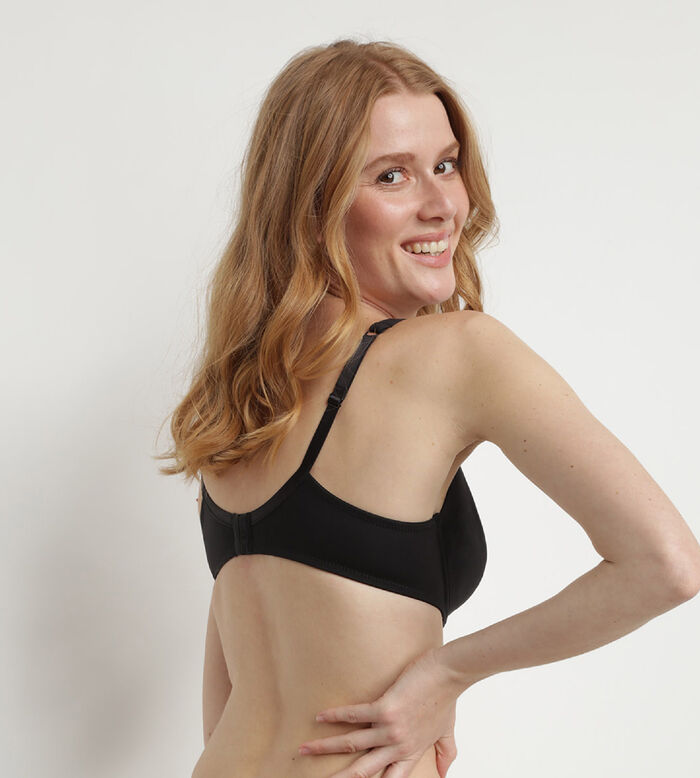 Generous New Skin underwire push-up bra
