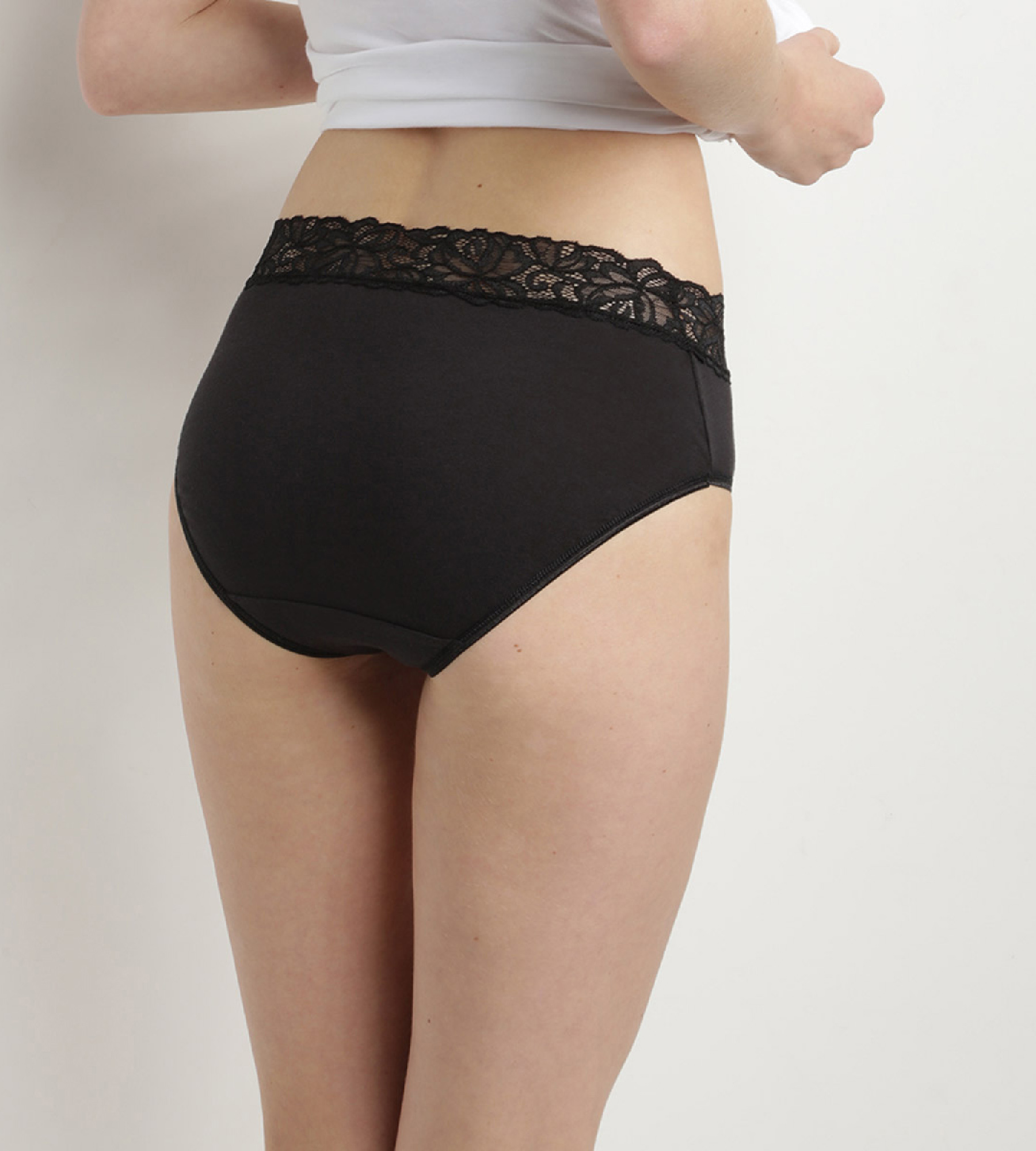 Black/White High Rise Lace Knickers 2 Pack