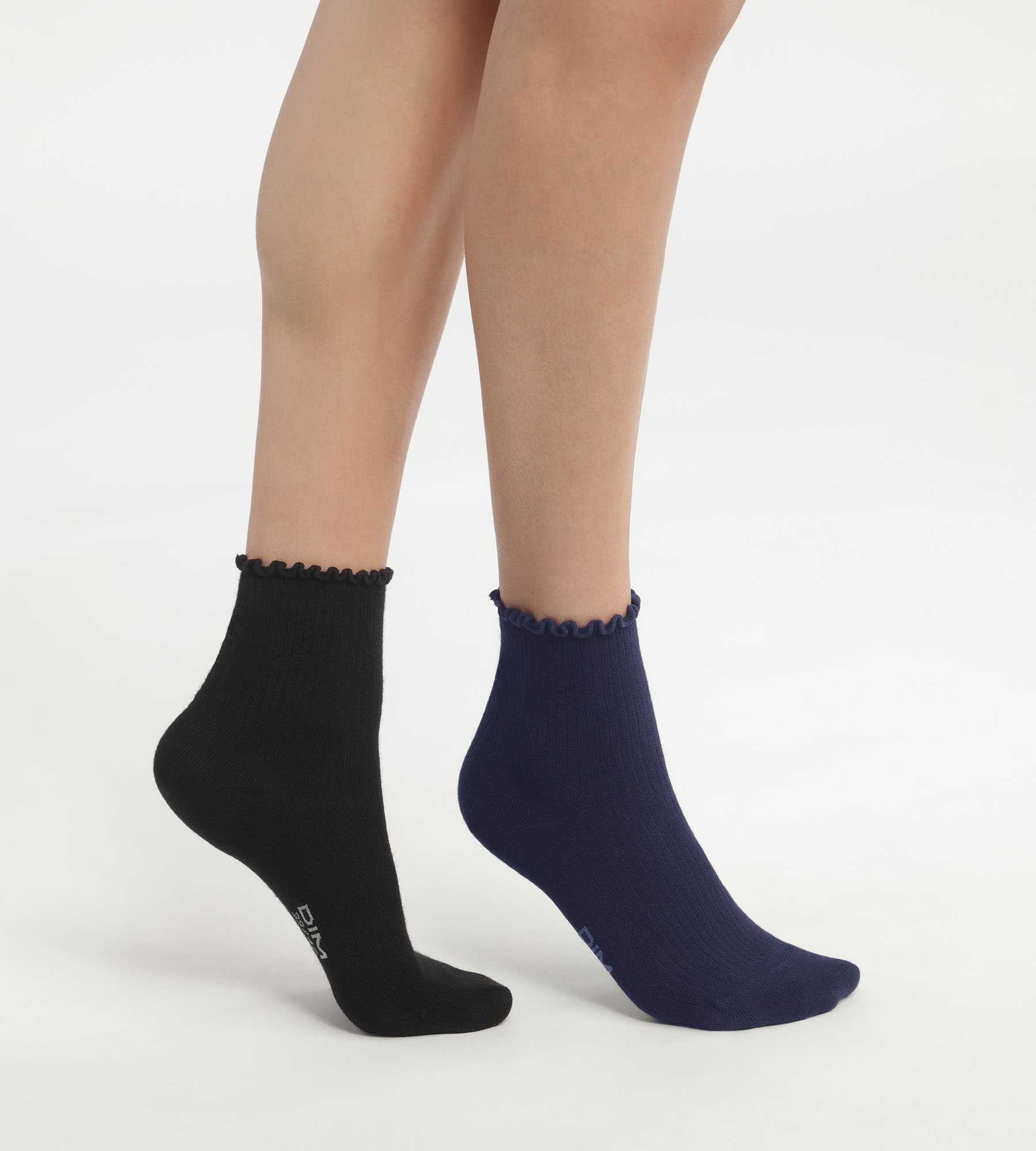 Pack of 2 pairs of women’s second skin ankle socks in black